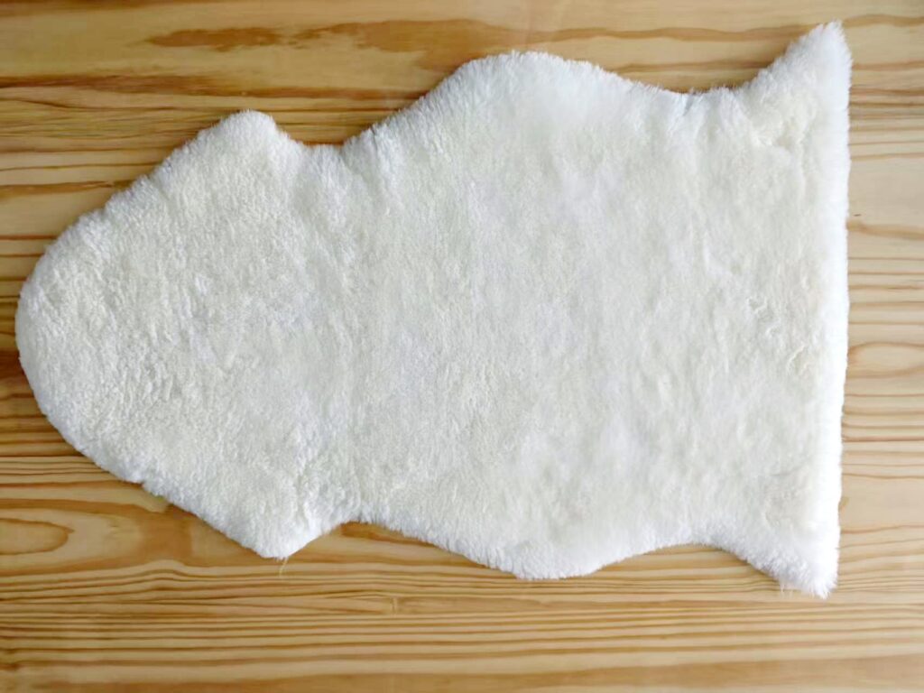 High-quality sheepskin rugs made in China, customizable and available for wholesale. 5 详情 05