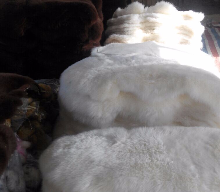Zongking manufactures high-quality sheepskin rugs.customizable and available for wholesale. 5 详情 06