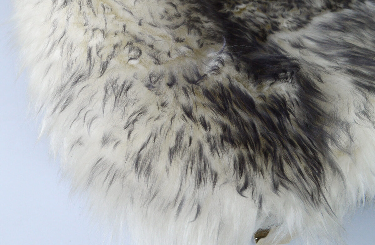 Why is Sheepskin the Ideal Choice for Luxury Car Interiors, Home Decor, and High-Fashion? 1 O1CN011nQLBp1DRbB5xYS3d 1117080213 0 cib e1762247736601