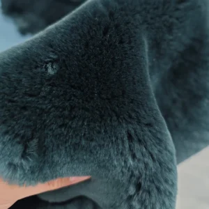 Shearling vs Faux Fur Difference