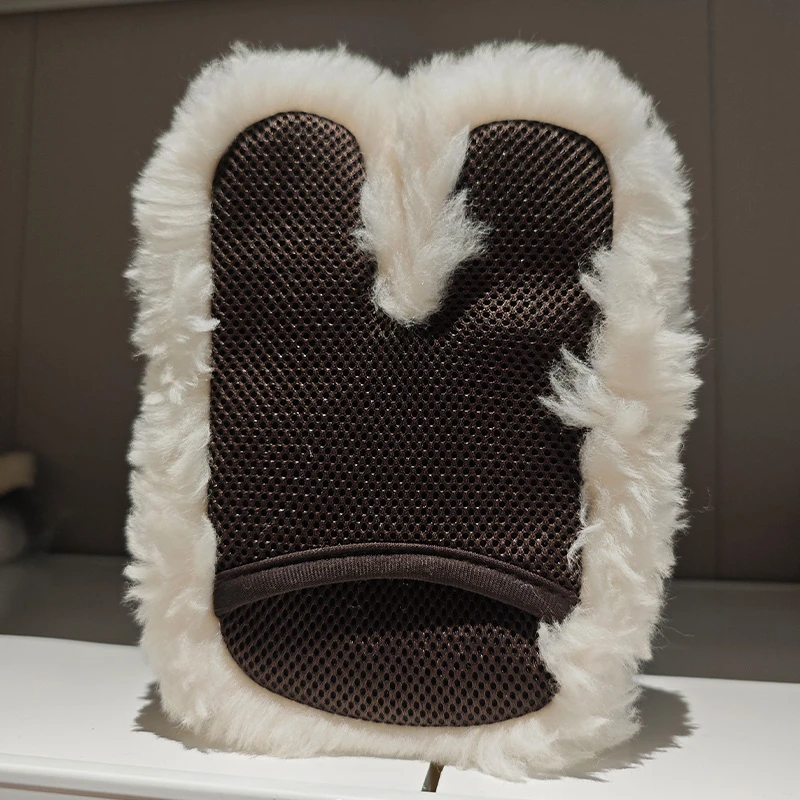 Sheepskin Car Wash Mitt 2 Sheepskin Car Wash Mitt - Image 2
